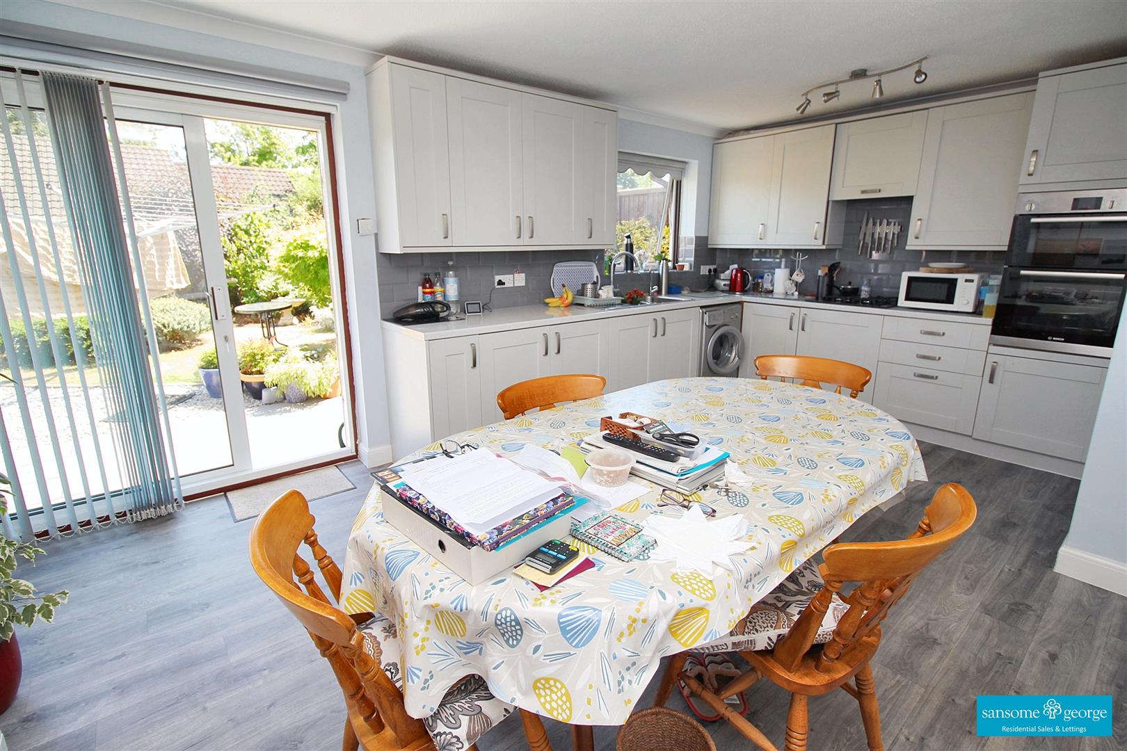 Sheraton Drive, Tilehurst, Reading